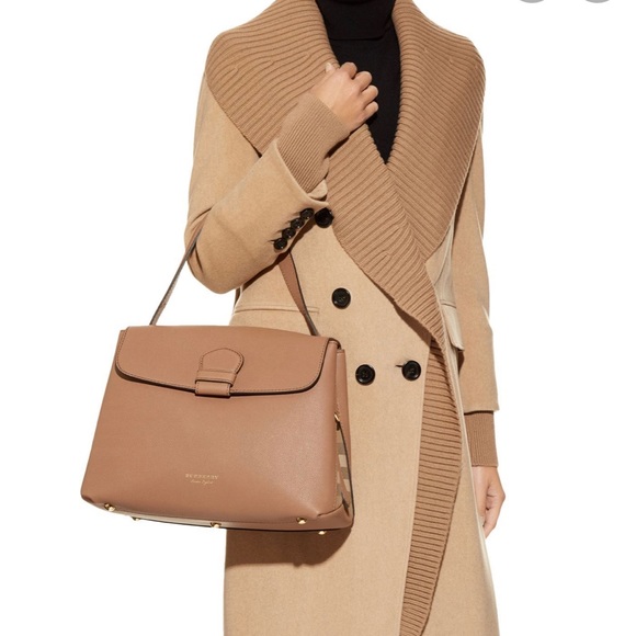 Burberry
Camberley Medium Saffiano Tote Bag, Sand - Picture 9 of 10